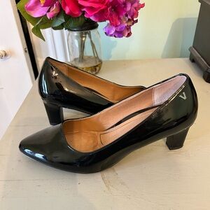 Vionic Black Patent Leather Heels size women’s 7, wide width (7W)